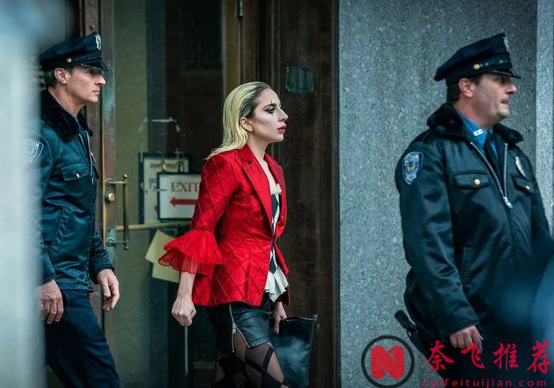 《小丑2：雙重妄想/小丑：雙重瘋狂/小丑：雙瘋》帶著十億美元的票房神話與萬衆期待，即將引爆你的感官！