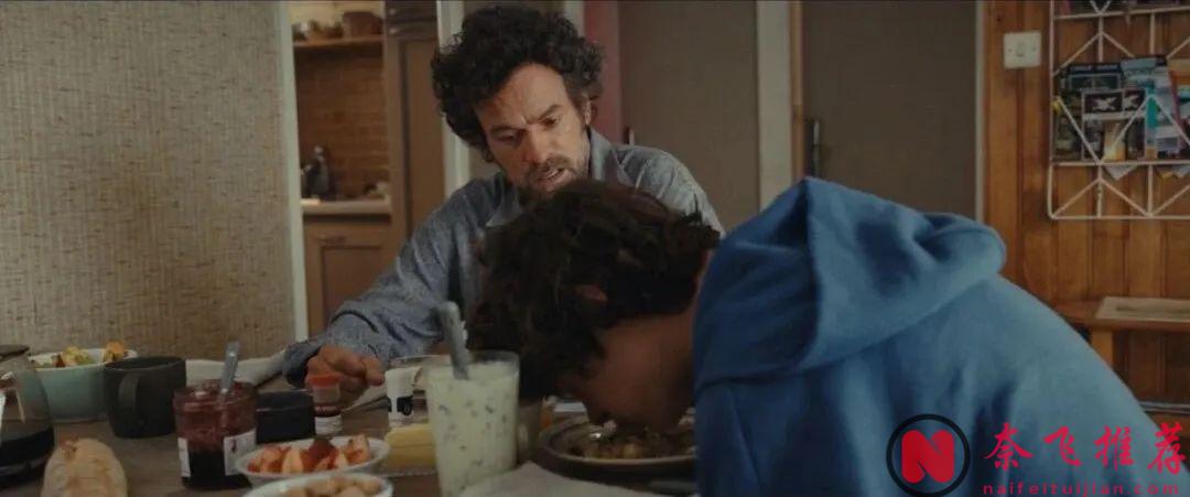 戛纳脑洞奇片《动物王国/进化症候群》，身边人变异长出翅膀怎么办？彻底颠覆认知！