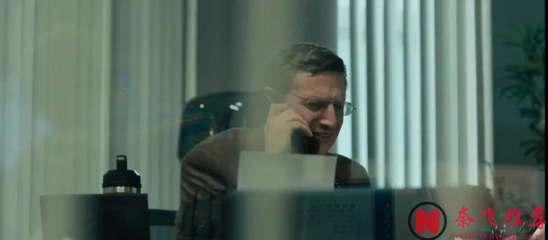 不愧是HBO，这部最新喜剧《椅子公司》看完让人意犹未尽，释放生活压力的优质美剧