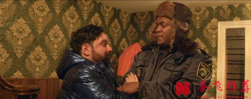 太瘋了！這部有點冷門，但無厘頭瘋癲又好笑的尺度新作《一家巧多事》已上線。