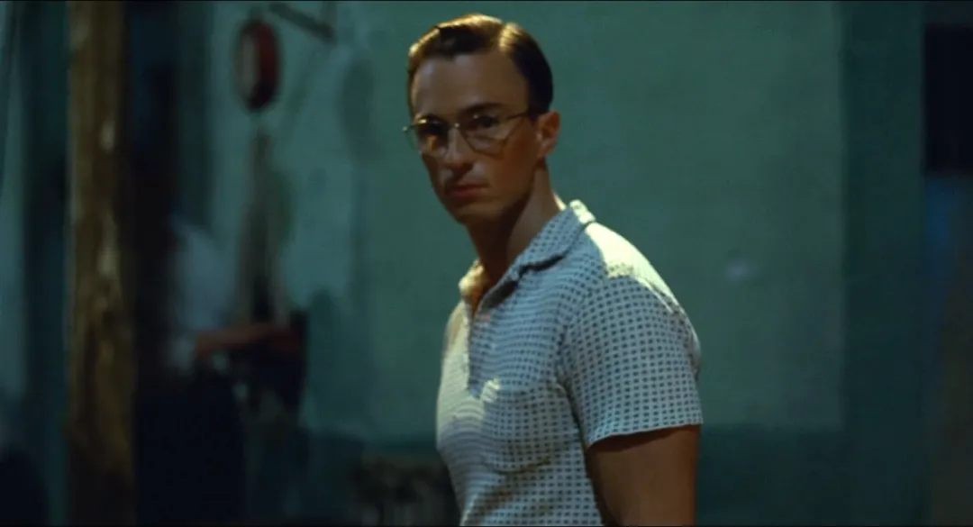 什么？007居然拍了一部同性题材的电影《酷儿》，这是我能看的吗？