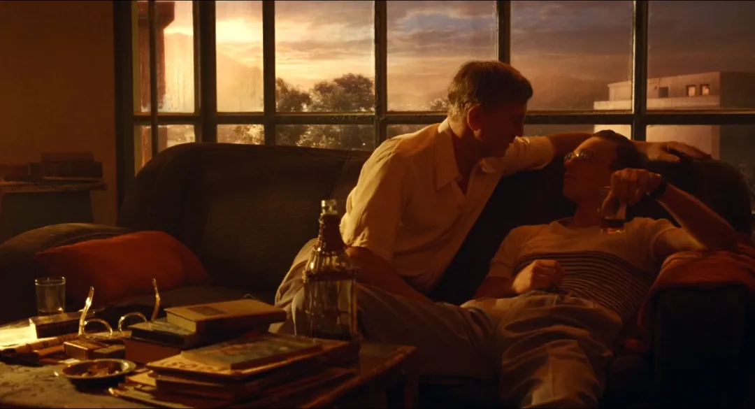 什么？007居然拍了一部同性题材的电影《酷儿》，这是我能看的吗？