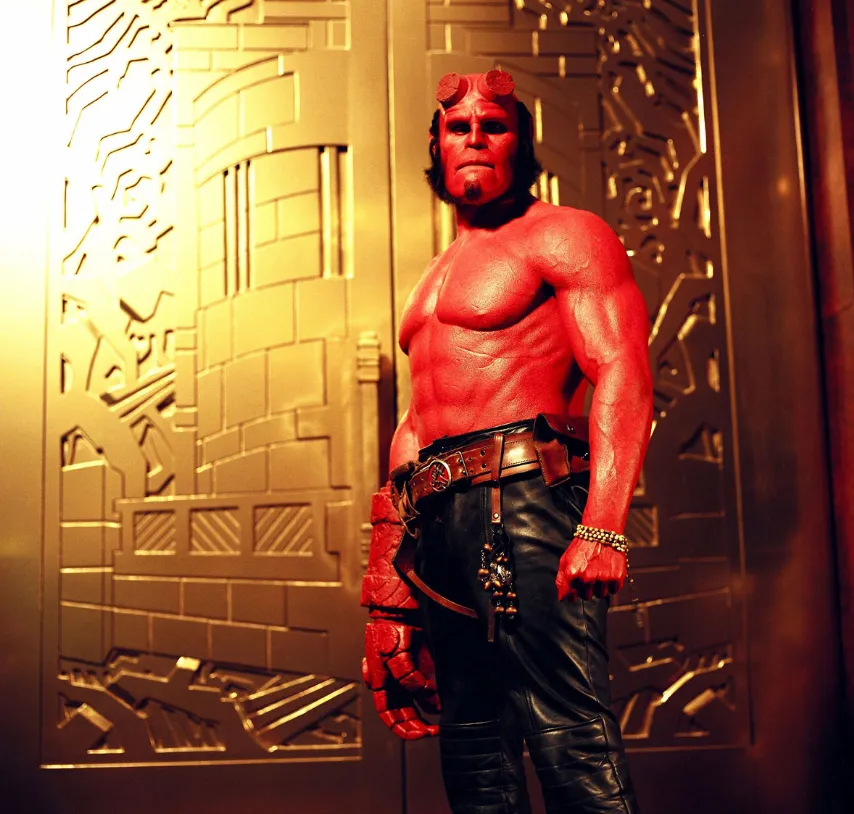 R級高能重啟之作《地獄男爵：歪曲人》！這爽片名場面太多！