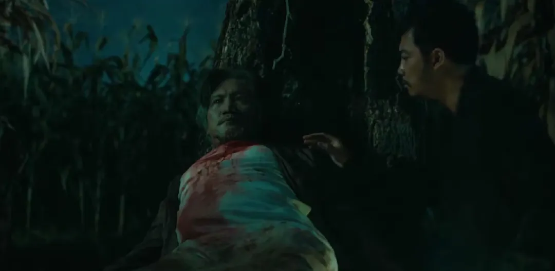 开年必看！2025印尼首部惊悚巨作《塔古特》，尸体跪拜恶灵，村庄陷入恐怖献祭噩梦！