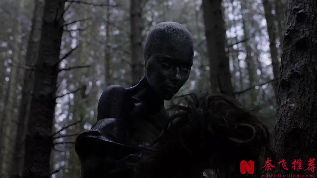 寡姐最大胆的演出，这部烂番茄84%却毁誉参半的cult片《皮囊之下/皮下之慌/肌肤之侵》让人不寒而栗