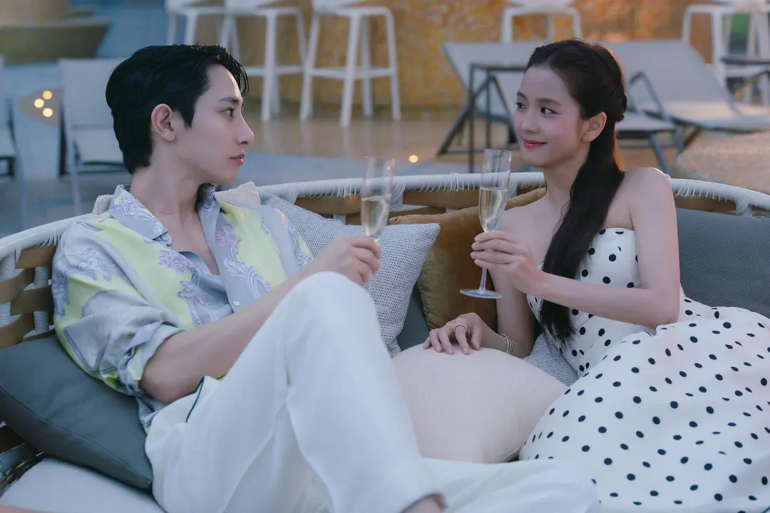 Netflix韩剧《订阅男友》：AI虚拟男友能替代真实的爱情吗