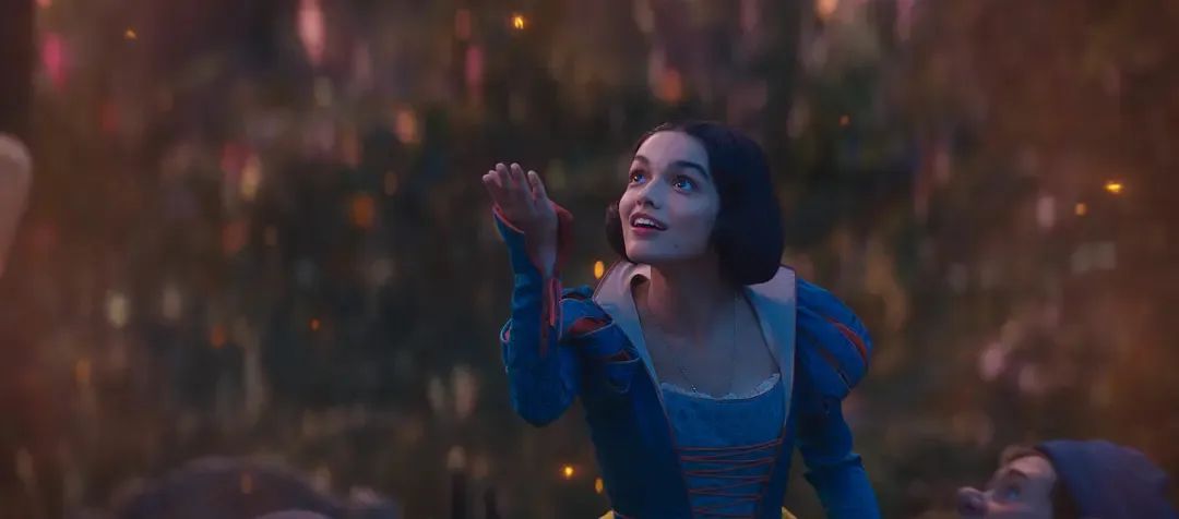 迪士尼爆雷！《白雪公主》口碑撲街，全球觀眾怒了：這操作，像極了職場PPT精英……