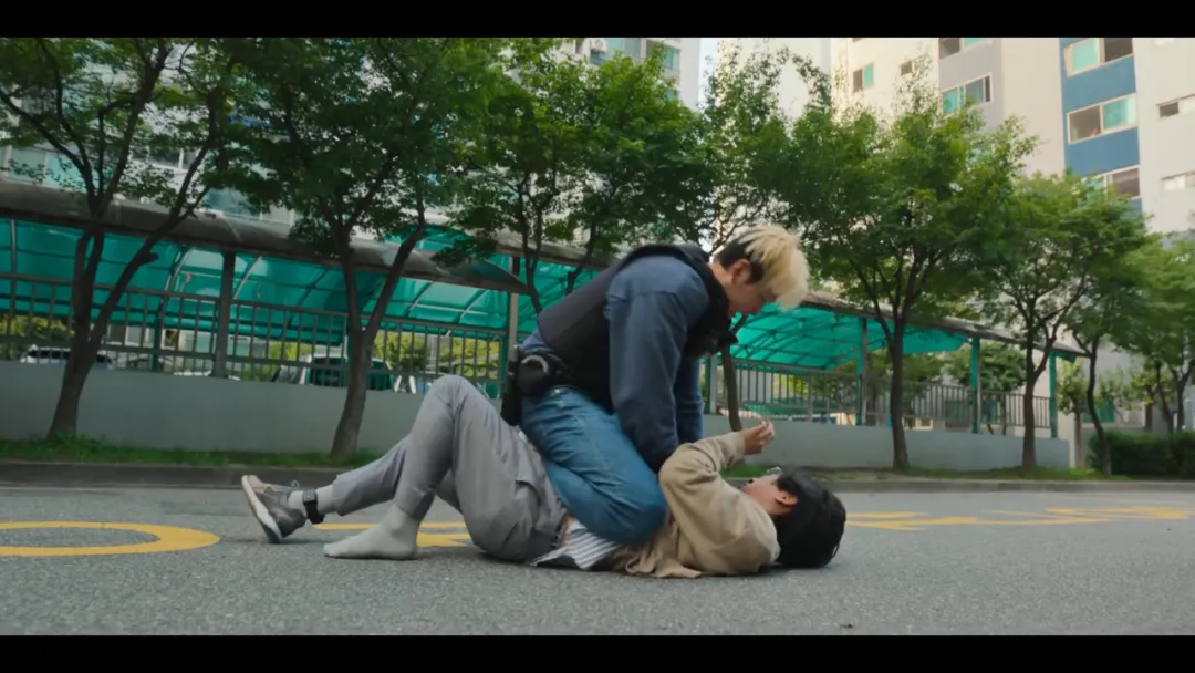 淫魔今日出狱，民众愤怒！《武道事务官》负责监督~