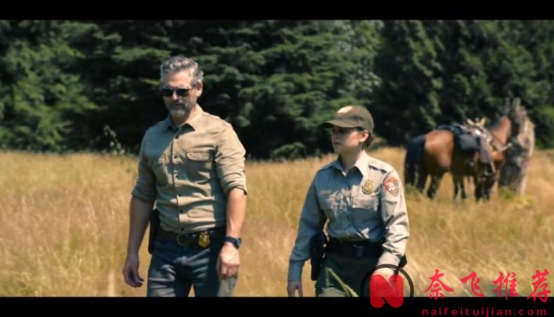 Netflix又炸出一部悬疑新剧《荒境狂途》！攀岩的时候被掉落的尸体砸中...