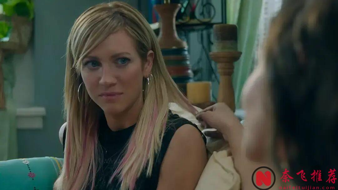 這部美劇《狩獵之妻》的每個演員都像打了雞血一樣興奮，女主最終被其他名媛拿下！