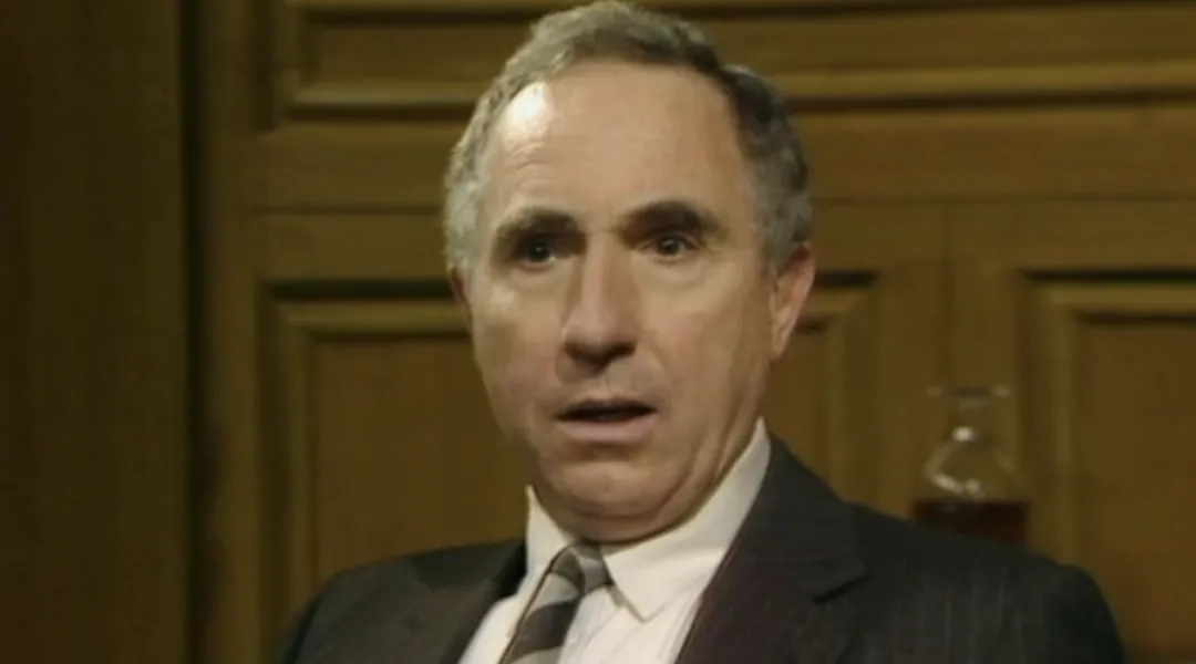 9.8经典英剧《是，大臣/部长大人 /首相你想点》，时隔四十年仍是英剧天花板