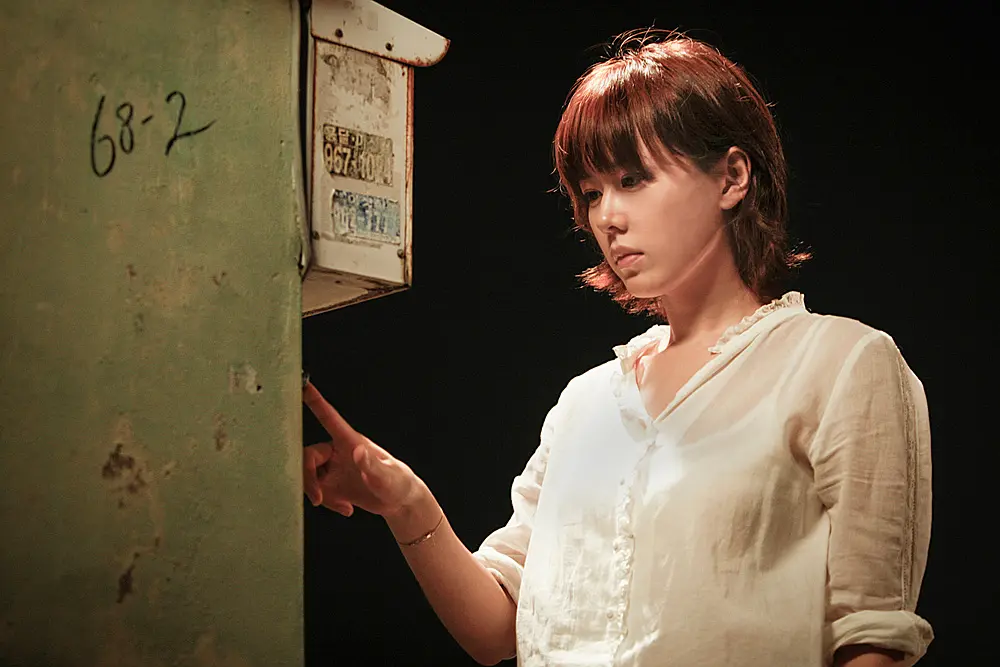 被低估的韩国犯罪片《共犯/血缘共犯》，如此心狠手辣，看完被震撼了