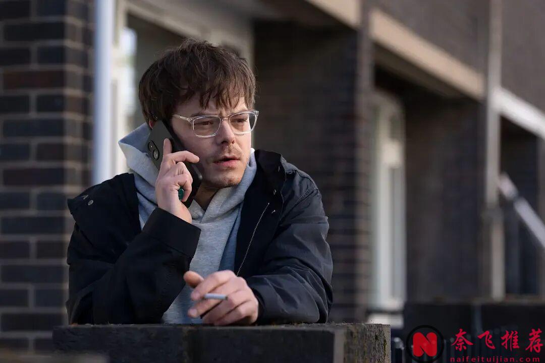 第一集就打码，HBO这部资本大战英剧《投行风云/金融围城》烂番茄新鲜度100%