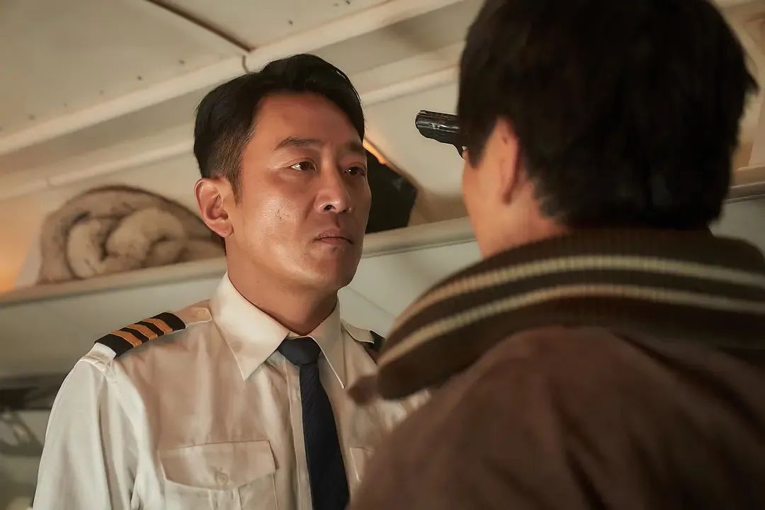 韩国最新空难大片《劫机/亡命劫机/劫机1971》，全程紧张刺激，一上映就爆了