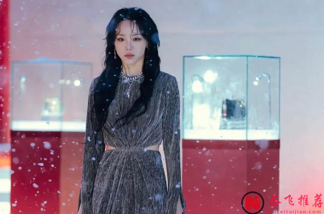 Netflix這部新劇《莎拉的真偽人生》神級反轉太刺激了，下水道發現女屍名場面背後的故事...