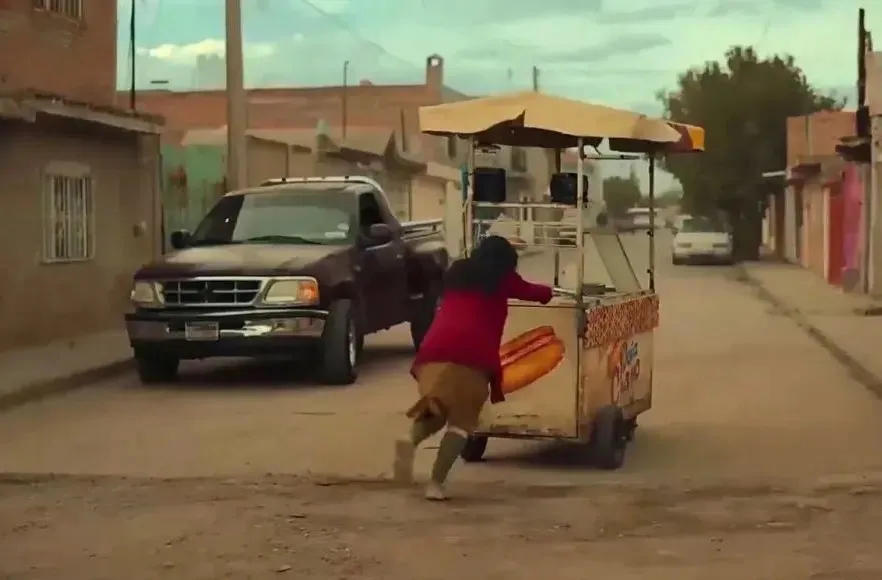 警察的一次误判，导致整个小镇遭屠杀。墨西哥剧《我们就是如此》绝对是一部被低估的佳作！