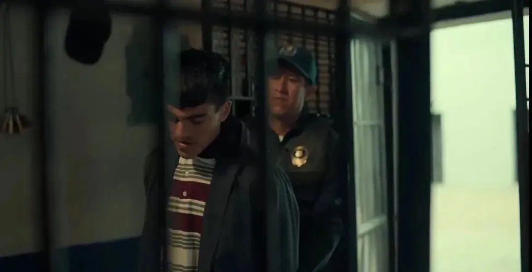 警察的一次误判，导致整个小镇遭屠杀。墨西哥剧《我们就是如此》绝对是一部被低估的佳作！