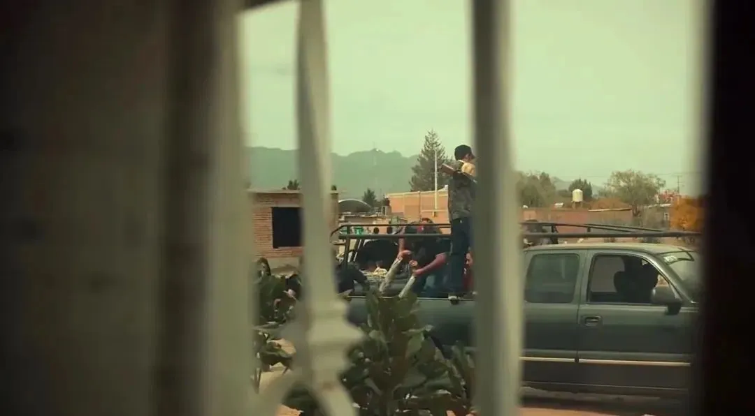 警察的一次误判，导致整个小镇遭屠杀。墨西哥剧《我们就是如此》绝对是一部被低估的佳作！