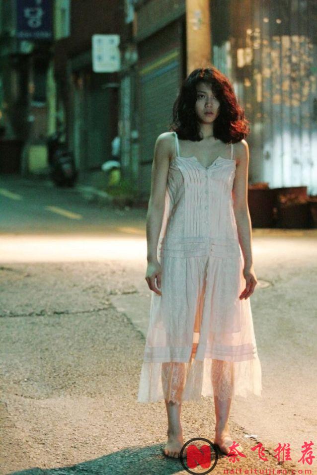 金玉彬彻底放飞！高分恐怖片《蝙蝠/饥渴诱罪/蝙蝠：血色情欲》：从清纯少女到疯魔人妻，和神父的禁忌纠缠太敢演