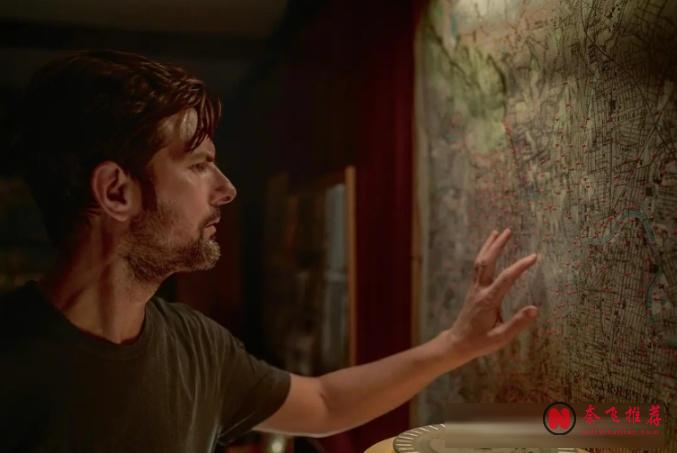 8月28号开播，Netflix全明星犯罪惊悚片《耳语者》上线！犯罪小说作家亲身经历惊悚疑案