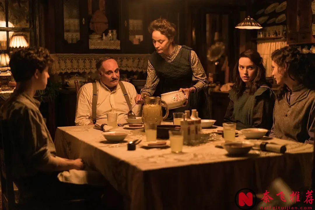 第一位挑战游过英吉利海峡的女性，大女主爽片《泳者之心/年轻女子与海》真燃！