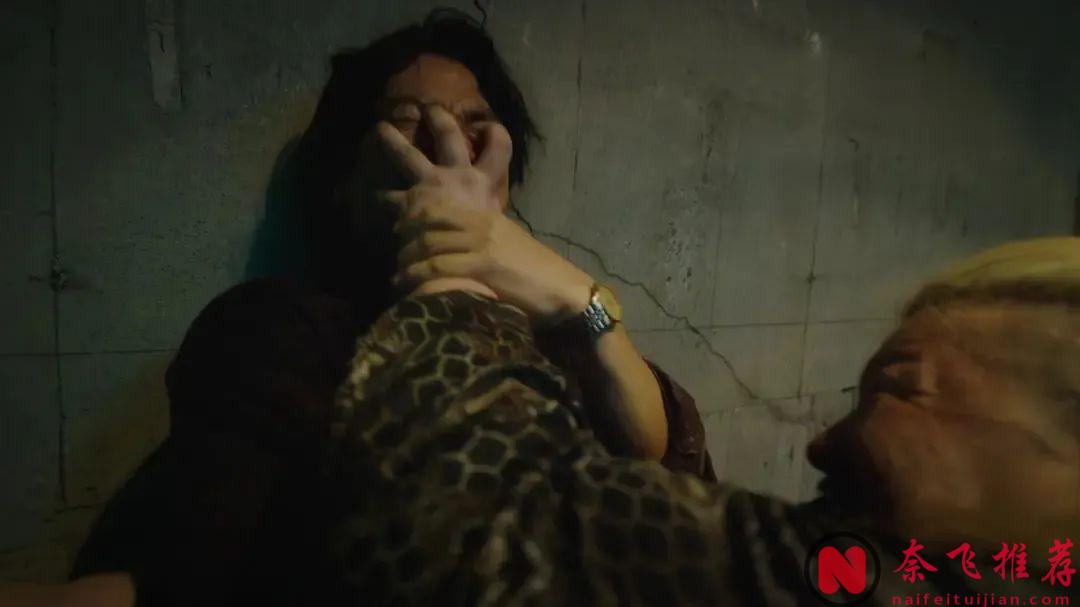 這部日式黑幫劇《告密者》，喜歡看暴力美學的，它不會讓你失望！