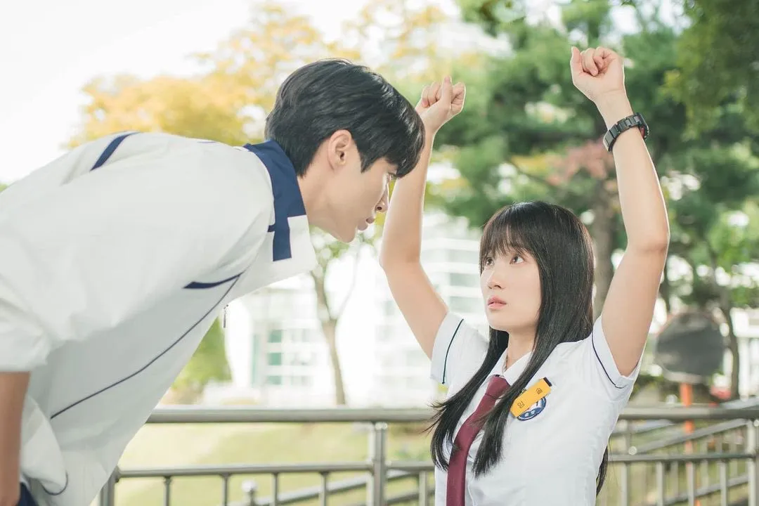 冲9分，一集惊艳，这黑马韩剧《背着善宰跑》一口气看完，我吹爆！