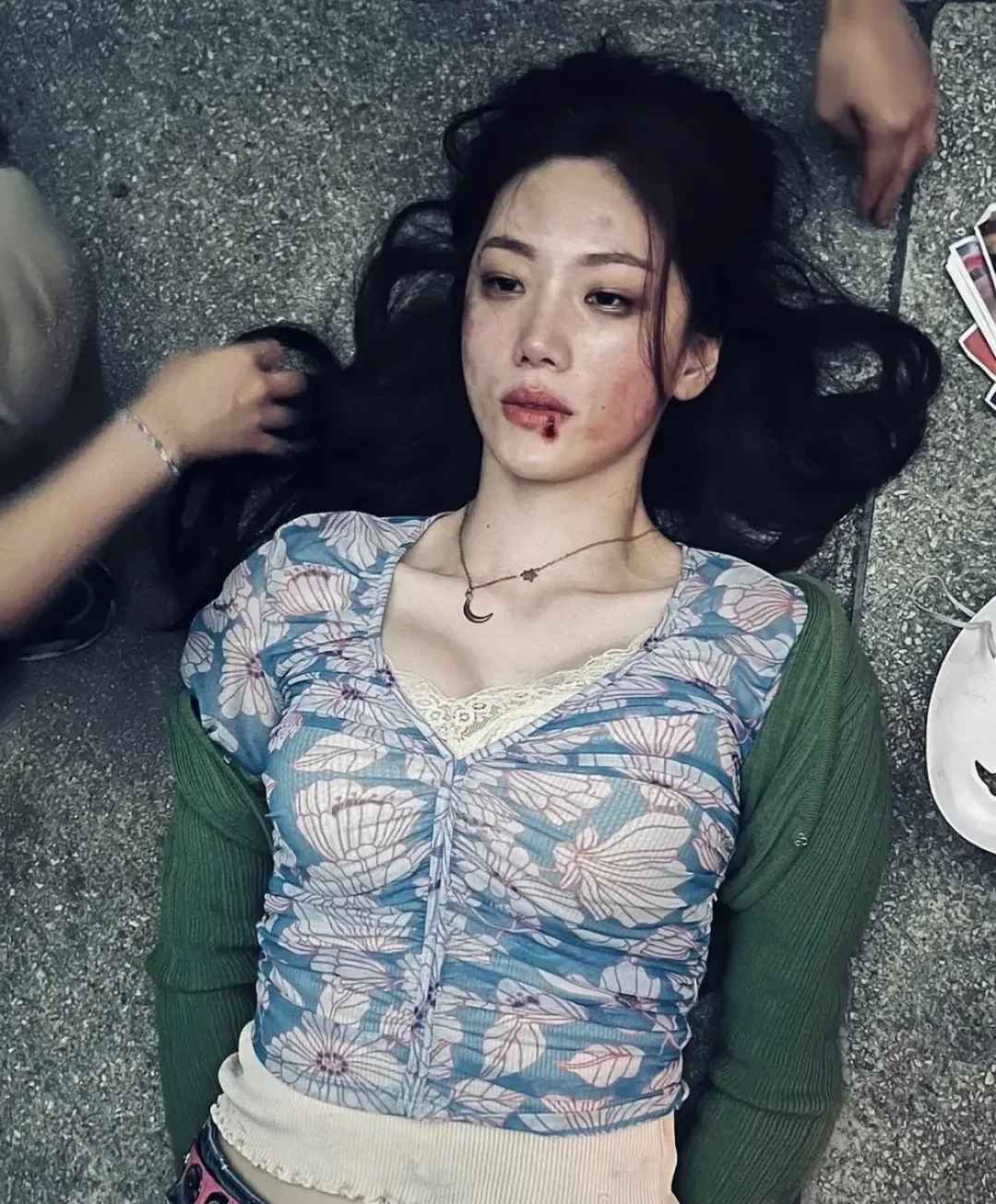 韓劇《假面女郎》:容貌焦慮、面具主播與一場失控的復仇