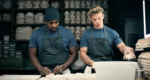 年度狂躁大戏《熊家餐馆 第三季》回归！从无人问津到全网推荐~