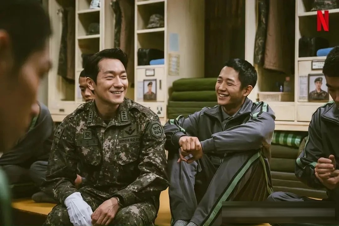 《D.P：逃兵追缉令》两季：人权面前，哪有那么多“身不由己”