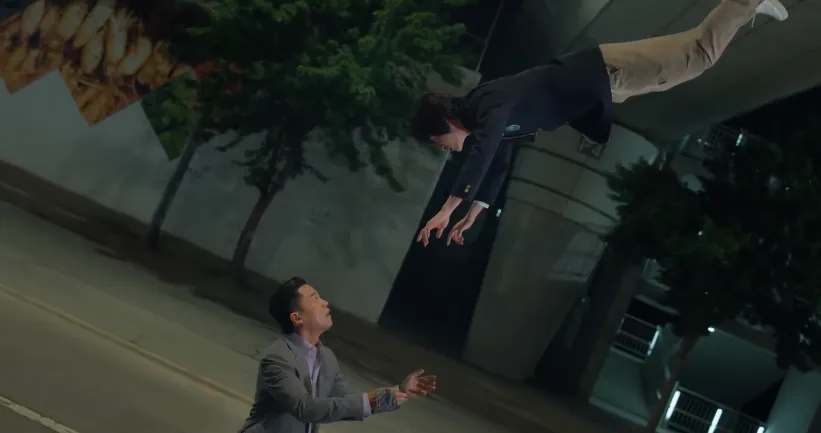 这绝对是一部被剧名耽误的高分擦边爽剧《黑社会的我成为了高中生》，IMDb 一度飙到了9.6分