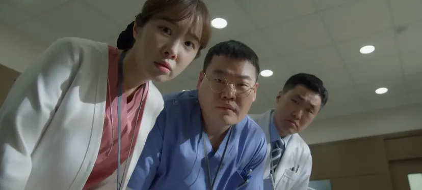 这绝对是一部被剧名耽误的高分擦边爽剧《黑社会的我成为了高中生》，IMDb 一度飙到了9.6分