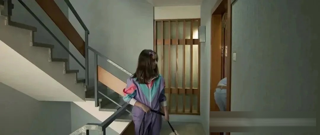 西班牙片《咖啡桌》：九十分鐘不給你喘氣，最普通家庭最漫長的一天