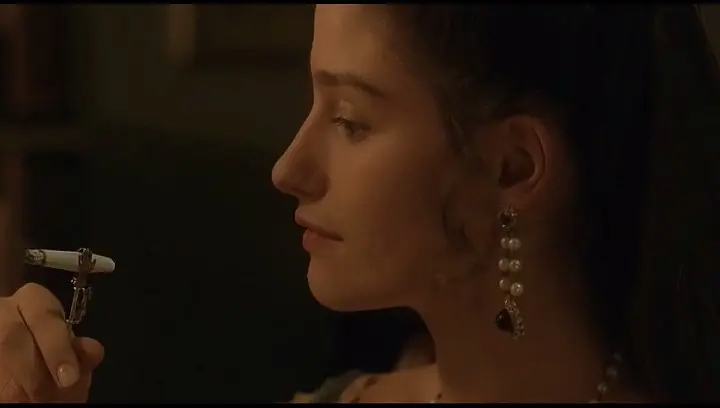 推薦一部土耳其老電影《後宮》，女主逆天神顏，揭露神秘後宮中的生活與情感