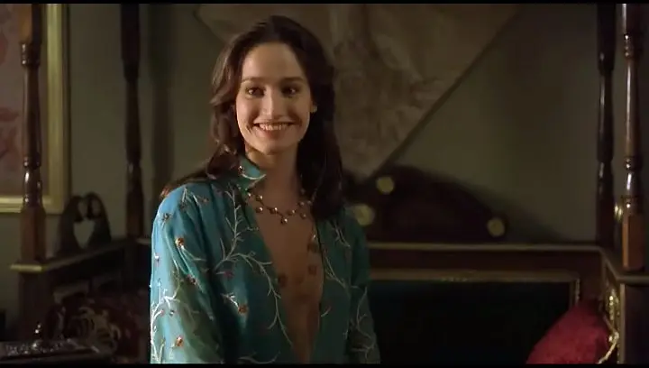 推薦一部土耳其老電影《後宮》，女主逆天神顏，揭露神秘後宮中的生活與情感