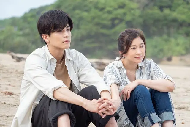 Netflix 藝術向禁忌不倫劇！這部日本18禁漫改劇《金魚妻》，尺度大膽到全員出軌