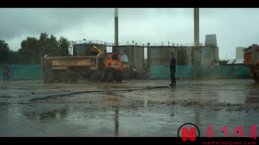 网飞再出王炸英剧神作《毒镇》，《黑镜》原班人马打造！