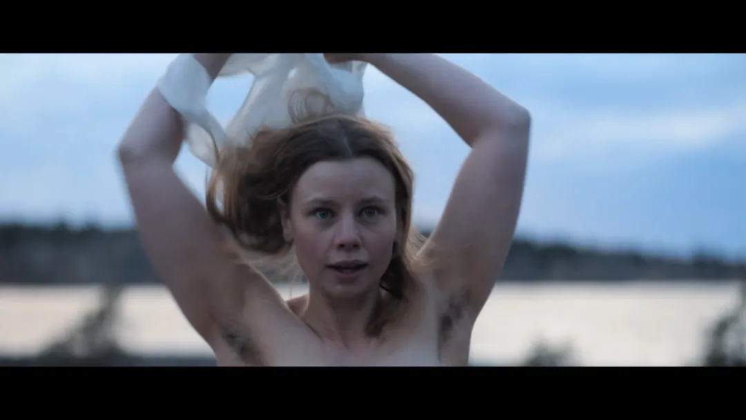 美如画，这北欧尺度新作《风暴岛的玛雅》细腻又奔放！