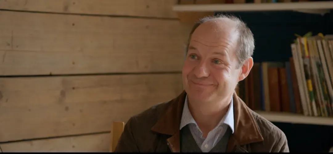 连续3季9.6分神作，全球观众都在看他笑话