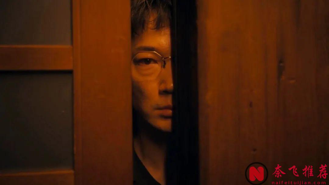 Netflix又奉上一部生猛新日劇《地面師/東京詐騙犯》，不愧是綾野剛主演的力作！