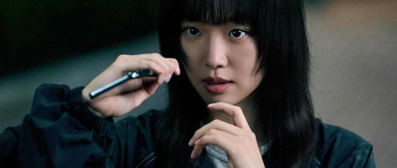 Netflix韩剧《铁拳教育/极权教师》：8.7分漫改，写透校园里的两种无力