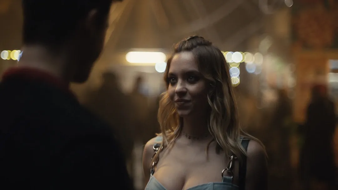 這部HBO大尺度青春期題材劇《亢奮/高校十八禁/毒癮女孩》毫不避諱地展現了美國高中生的真實生活