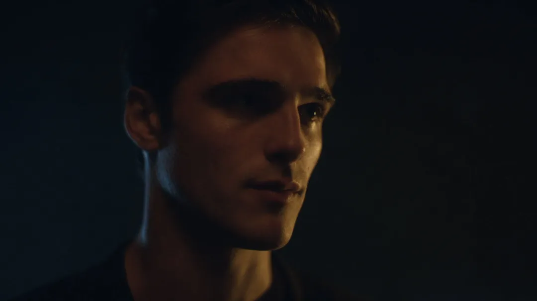 這部HBO大尺度青春期題材劇《亢奮/高校十八禁/毒癮女孩》毫不避諱地展現了美國高中生的真實生活