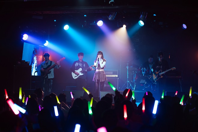 女神秀智跨出心魔下水演出！Netflix《我的女神室友斗娜》浪漫来袭