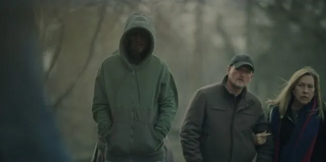 不看到最後，猜不到結局的HBO的重口味美劇《局外人/異鄉客》