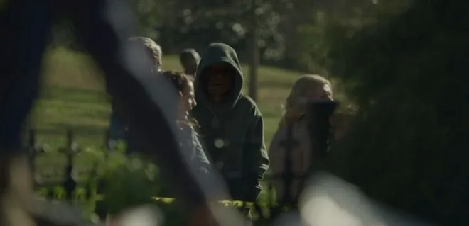 不看到最後，猜不到結局的HBO的重口味美劇《局外人/異鄉客》