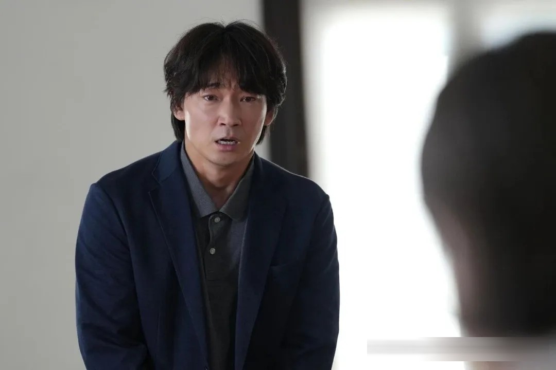 《捏造/捏造：史上最恶杀人教师》：绫野刚如何演出被舆论吞没的教师