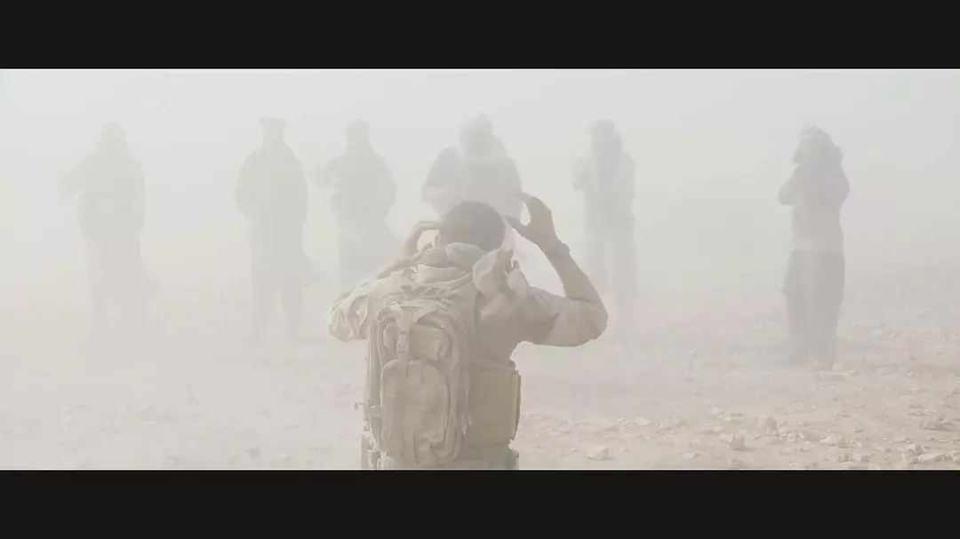 推荐一部非常劲爆的枪战动作电影《埃利亚斯/老兵营救》