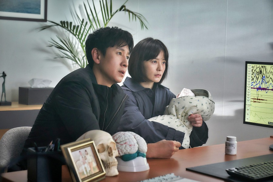 韩国恐怖电影枕边噩梦「眠」！梦游与附身完美结合, 吓到不敢睡觉！