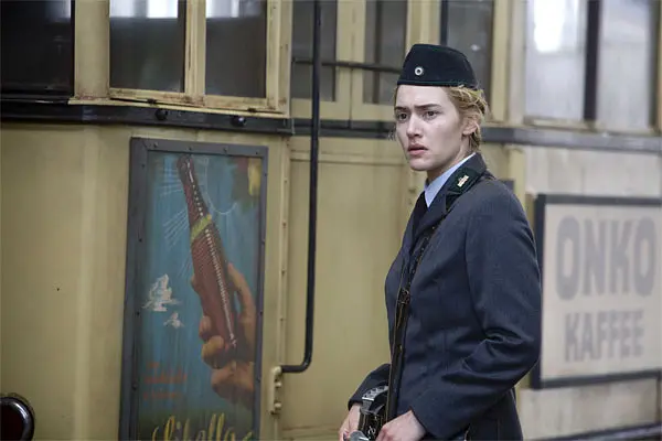 曾以为是爱情，长大后才明白只不过是一次爱的启蒙！超震撼奥斯卡爱情片《朗读者/为爱朗读/读爱/生死朗读》！